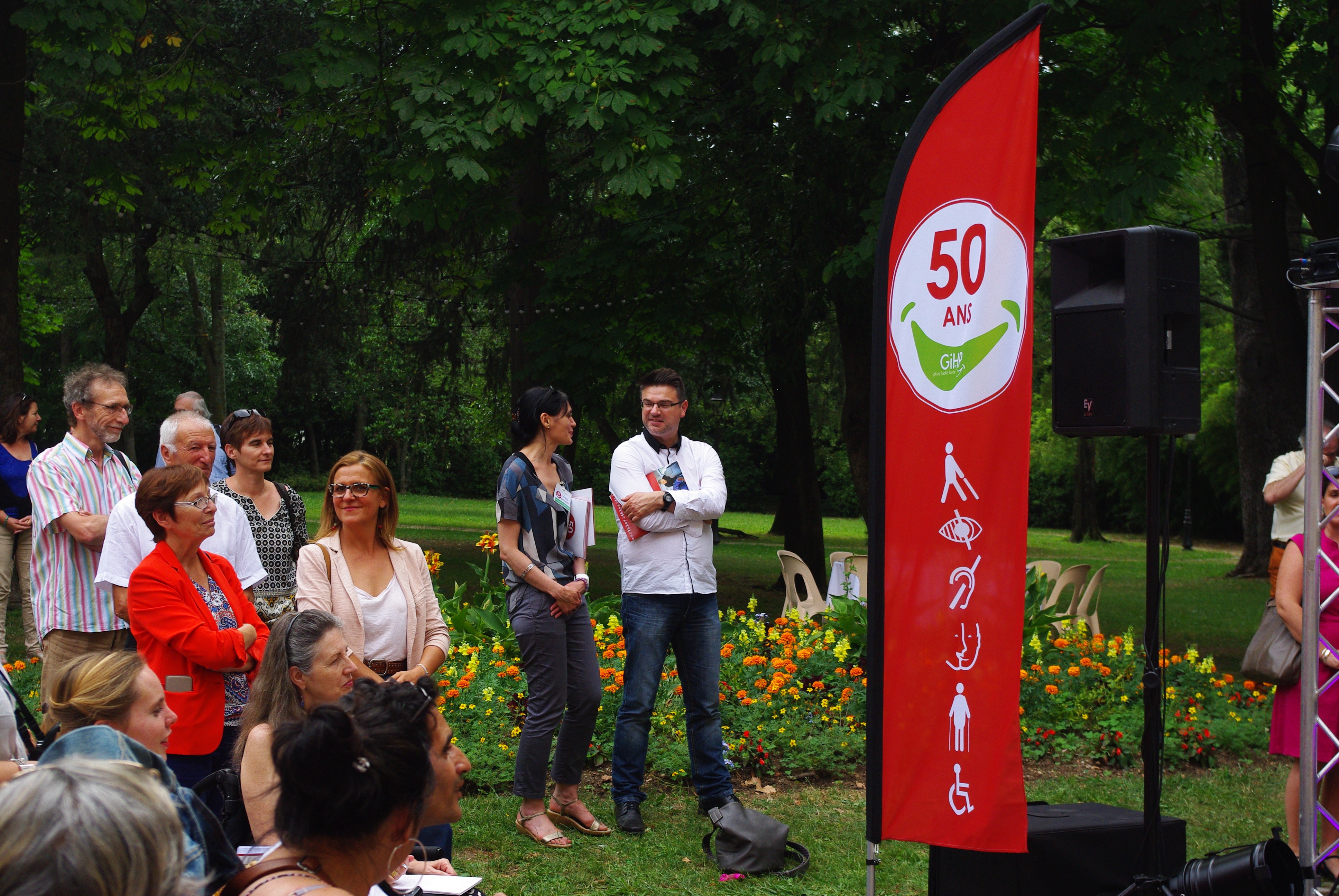 Photo Flamme et spectateurs 50 ans